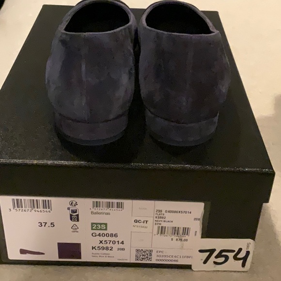 Chanel Suede NIB Flats - Picture 3 of 4